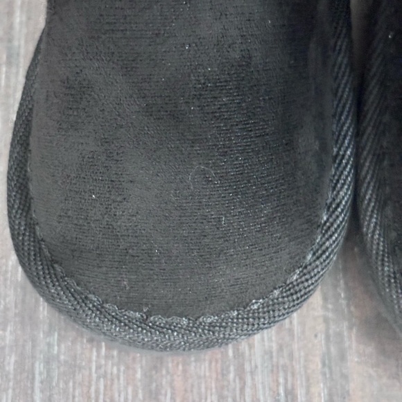 The Children's Place Black Ankle Boots with Plush Lining - Picture 10 of 10